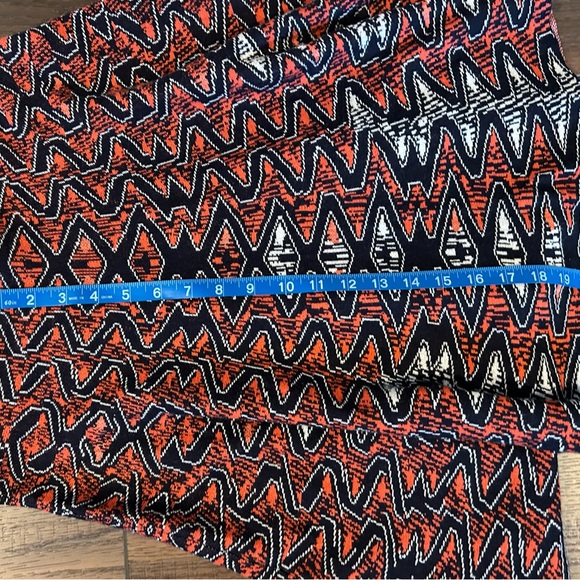 NIC+ZOE Vibrant Red and Black A-Line Knit A-Line, Tribal Inspired Print Size S - Picture 6 of 7